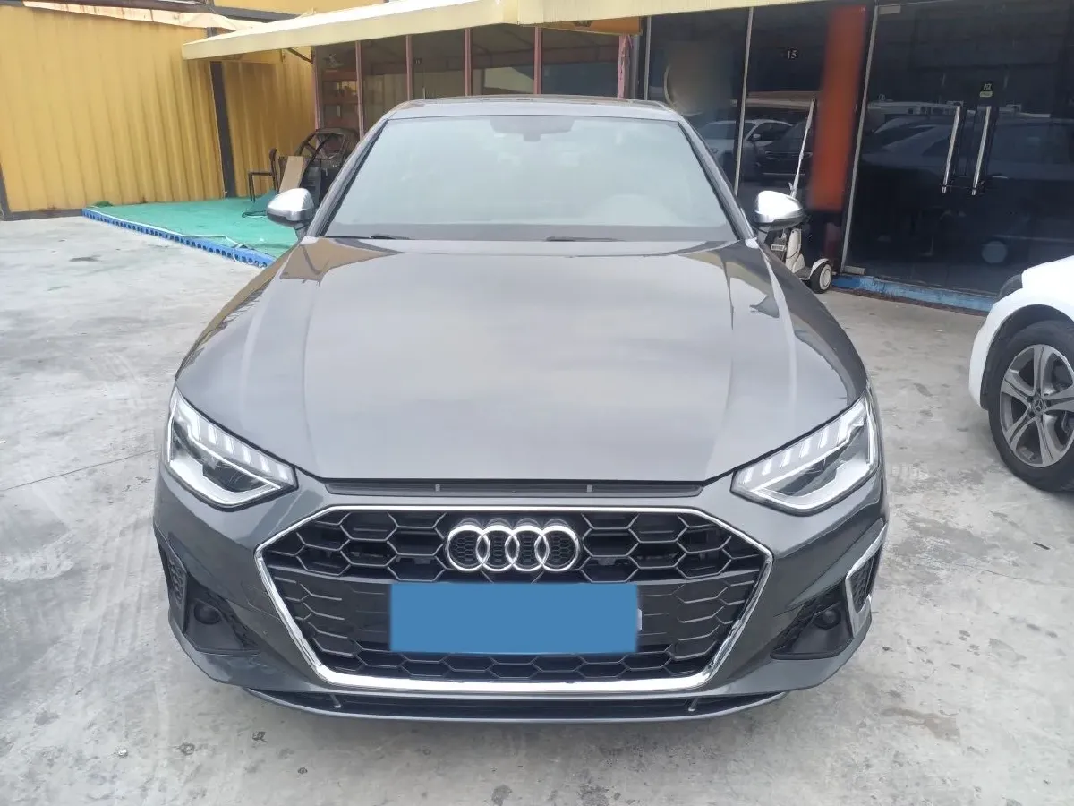 2022 Audi A4L 2.0T 190HP L4 7DCT,autocango,china used car exporter,china ev exporter,chinese used car exporter,chinese used ev exporter