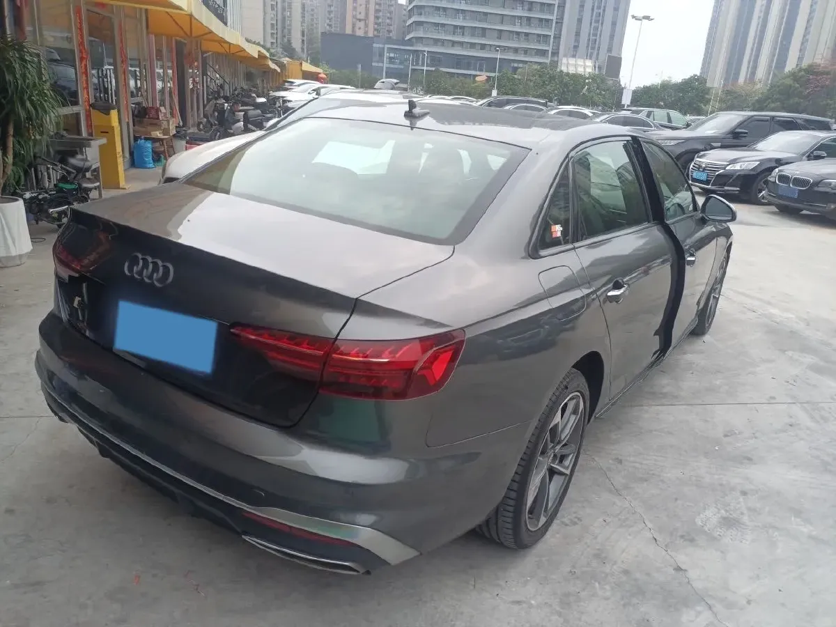 2022 Audi A4L 2.0T 190HP L4 7DCT,autocango,china used car exporter,china ev exporter,chinese used car exporter,chinese used ev exporter