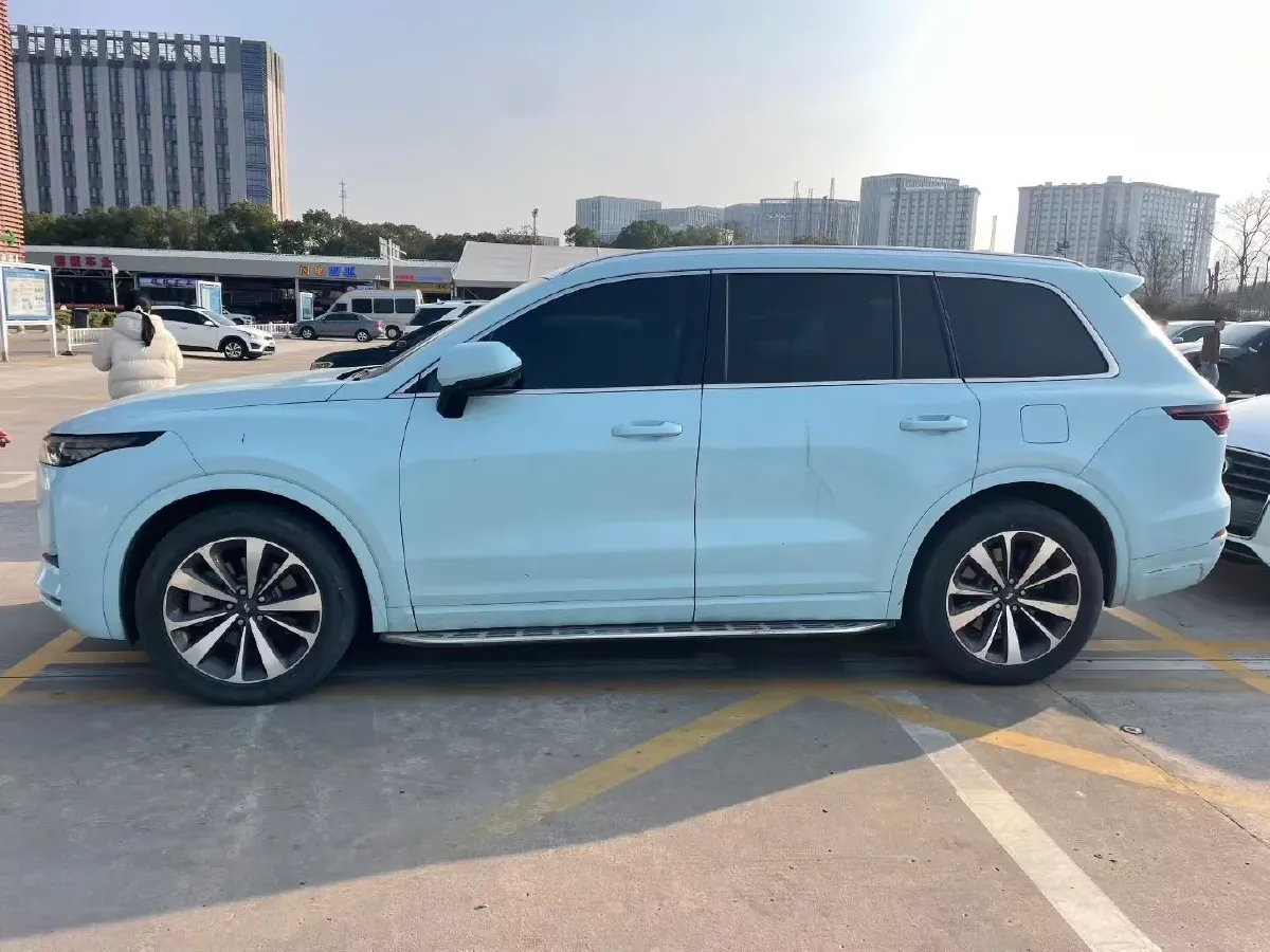 2020 Li ONE Range Extended 131HP REEV 40.5KWH,autocango,china used car exporter,china ev exporter,chinese used car exporter,chinese used ev exporter
