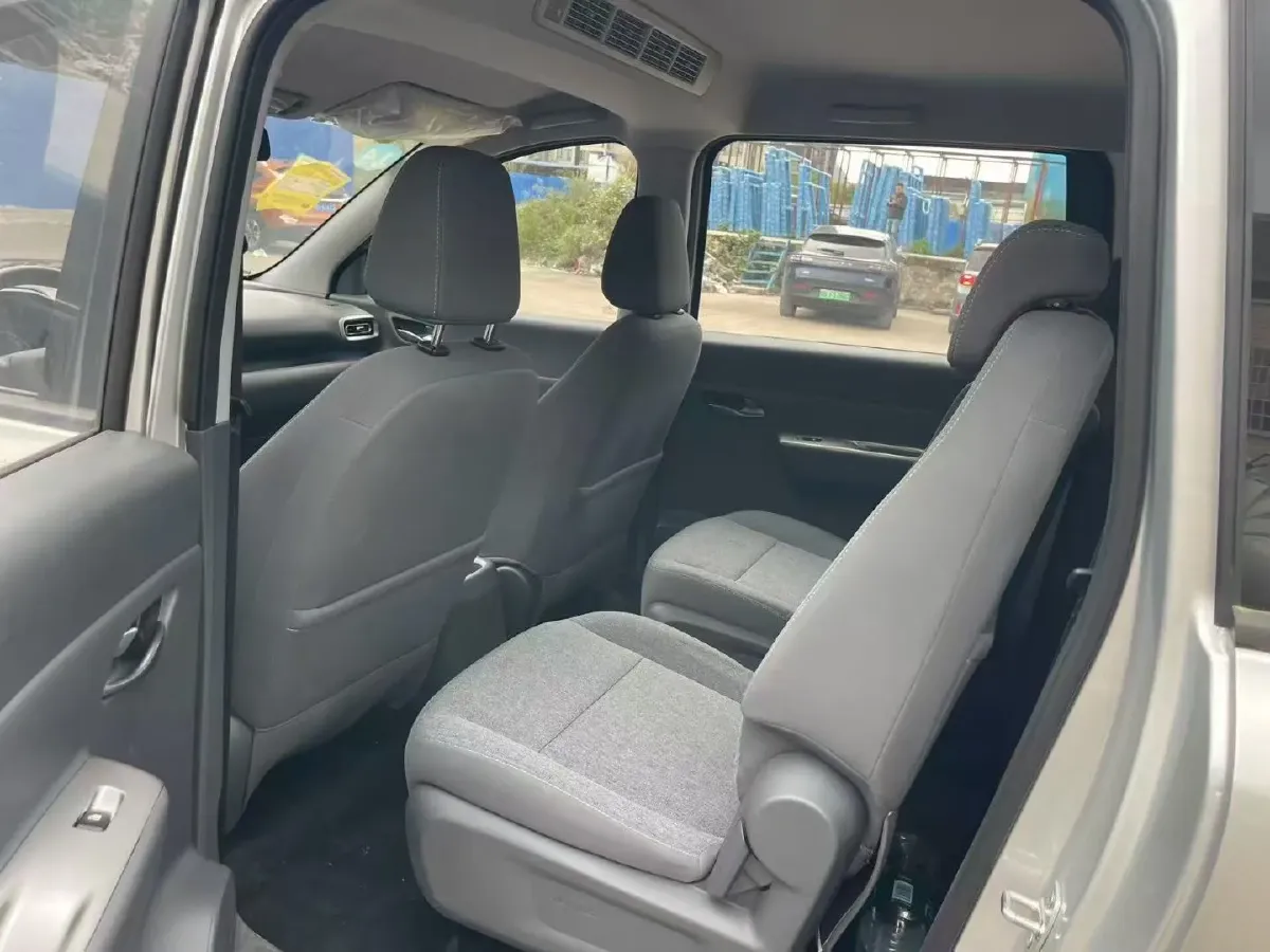 2025 WuLing HongGuang New Energy REEV 99HP REEV,autocango,china used car exporter,china ev exporter,chinese used car exporter,chinese used ev exporter