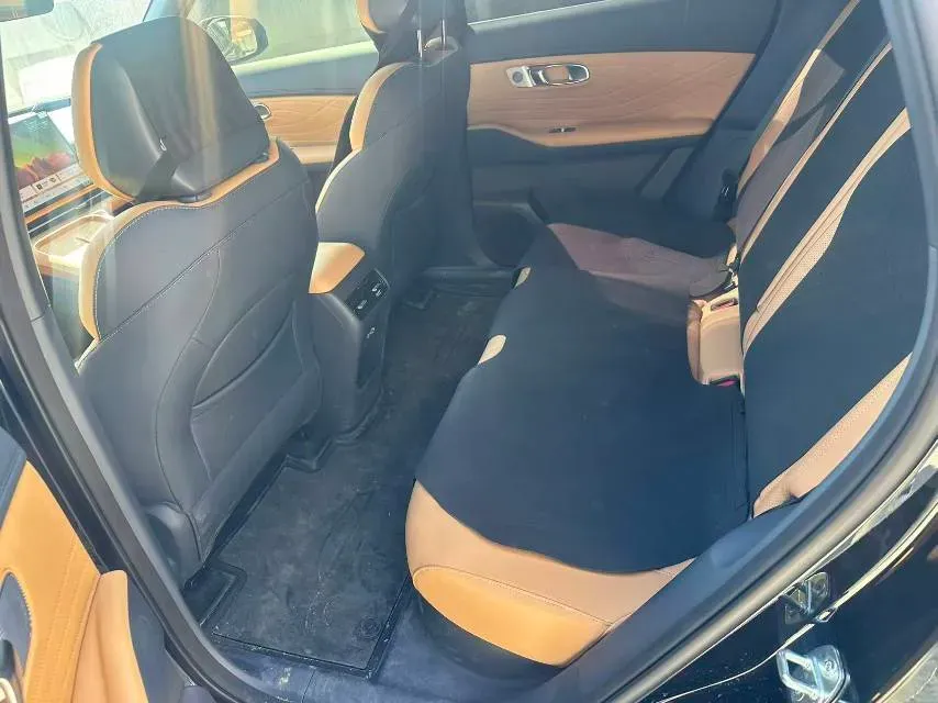 2025 LanDian E5 PLUS 1.5L 95HP L4 E-CVT PHEV 25KWH,autocango,china used car exporter,china ev exporter,chinese used car exporter,chinese used ev exporter