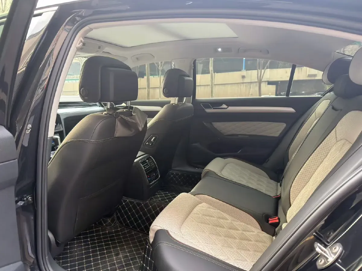 2023 Volkswagen Magotan 2.0T 186HP L4 7DCT,autocango,china used car exporter,china ev exporter,chinese used car exporter,chinese used ev exporter