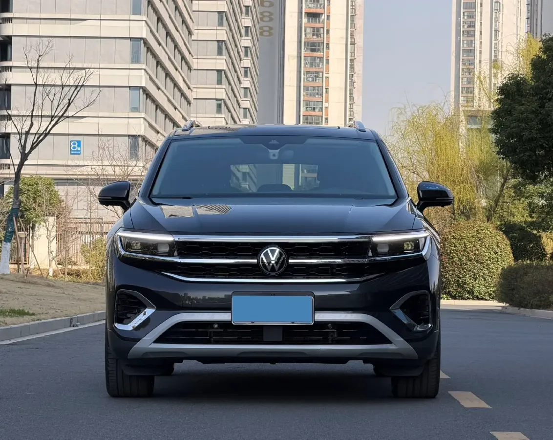 2023 Volkswagen Talagon 2.0T 220HP L4 7DCT,autocango,china used car exporter,china ev exporter,chinese used car exporter,chinese used ev exporter