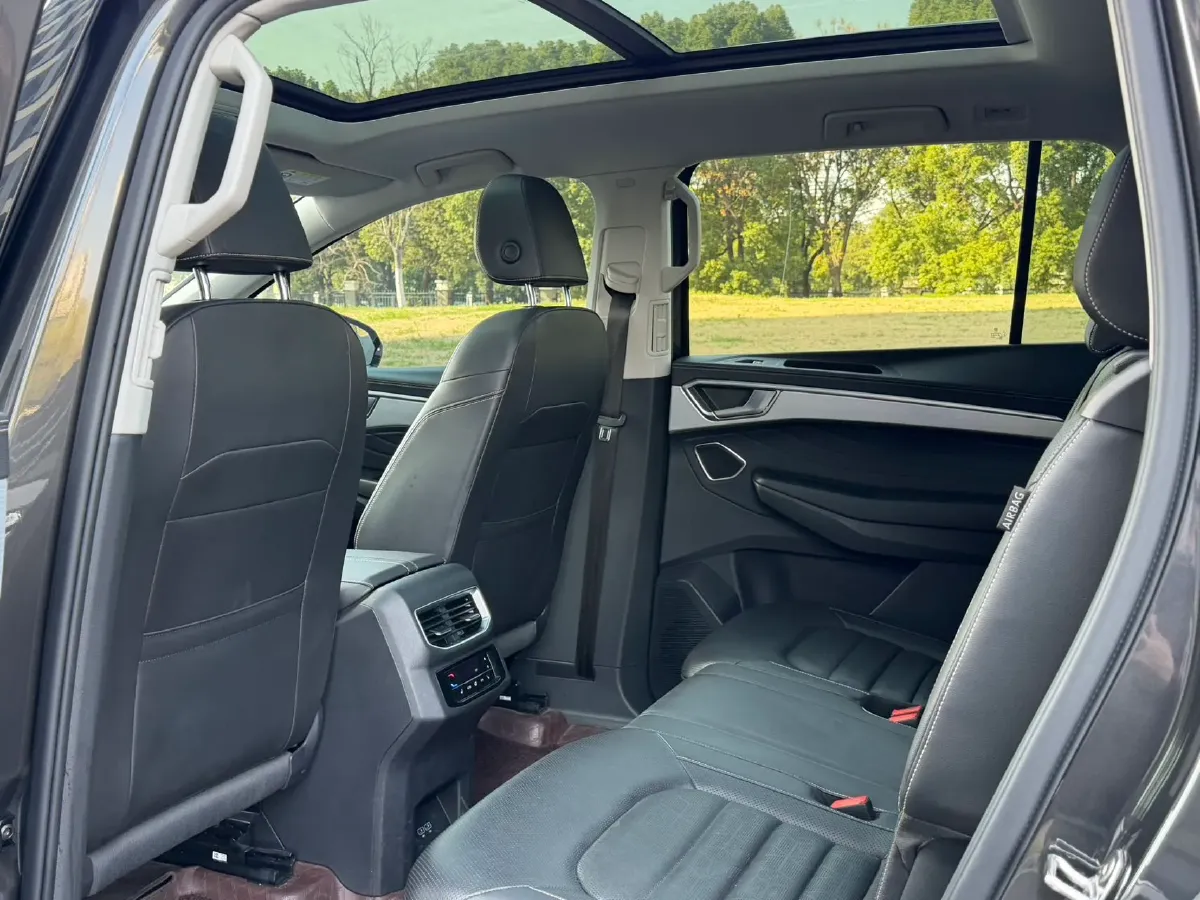 2023 Volkswagen Talagon 2.0T 220HP L4 7DCT,autocango,china used car exporter,china ev exporter,chinese used car exporter,chinese used ev exporter