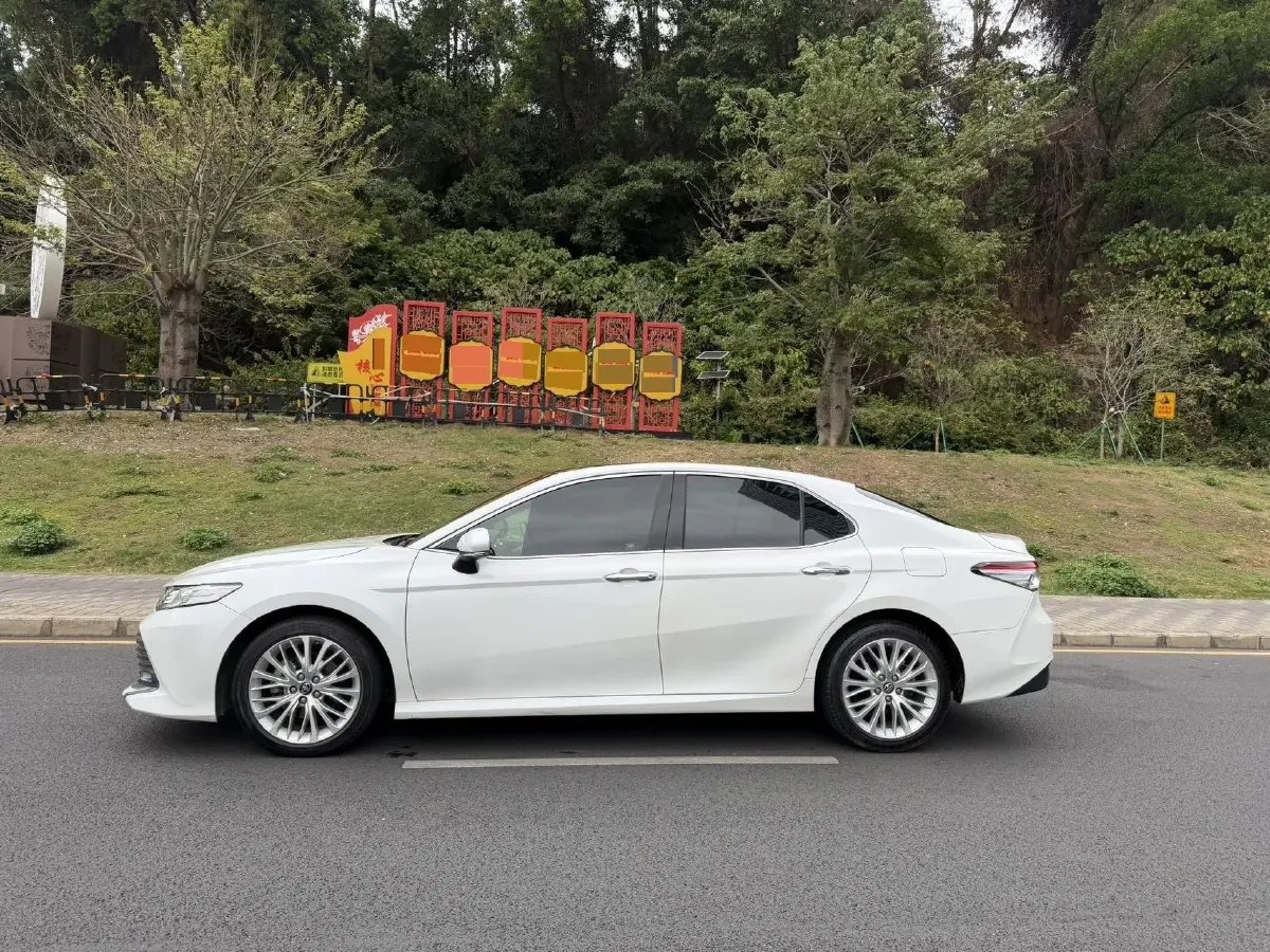 2019 Toyota Camry 2.5L 209HP L4 8AT,autocango,china used car exporter,china ev exporter,chinese used car exporter,chinese used ev exporter