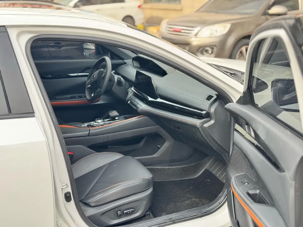 2023 ChangAn UNI-V iDD 1.5T 170HP L4 6TCT PHEV 18.4KWH,autocango,china used car exporter,china ev exporter,chinese used car exporter,chinese used ev exporter