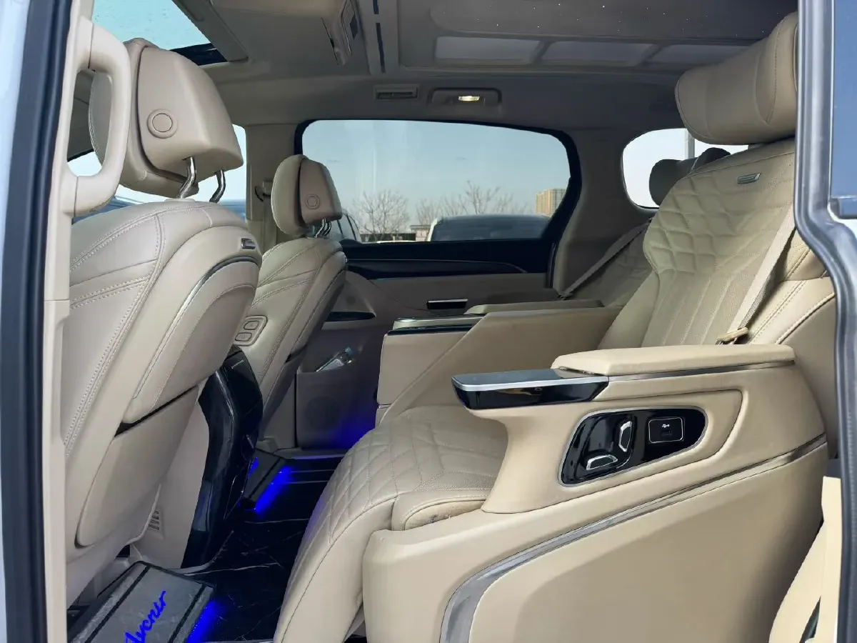 2022 Buick GL8 2.0T 237HP L4 9AT,autocango,china used car exporter,china ev exporter,chinese used car exporter,chinese used ev exporter