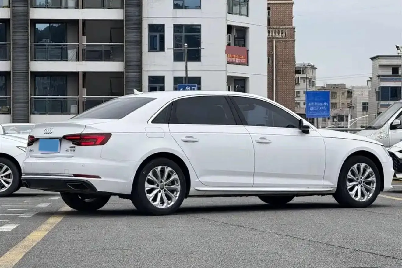 2019 Audi A4L 2.0T 190HP L4 7DCT,autocango,china used car exporter,china ev exporter,chinese used car exporter,chinese used ev exporter