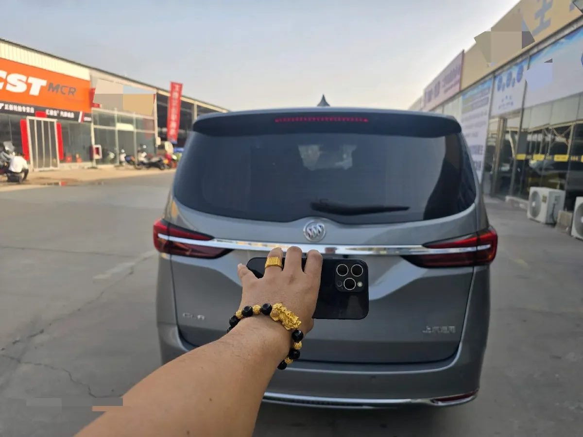 2022 Buick GL8 2.0T 237HP L4 9AT,autocango,china used car exporter,china ev exporter,chinese used car exporter,chinese used ev exporter