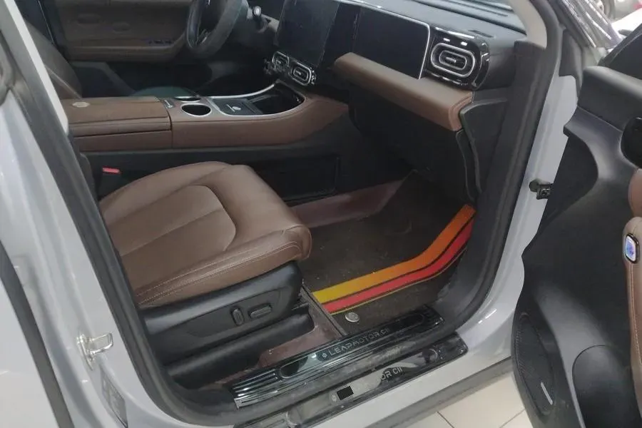 2023 Leapmotor C11 BEV 69.2KWH,autocango,china used car exporter,china ev exporter,chinese used car exporter,chinese used ev exporter