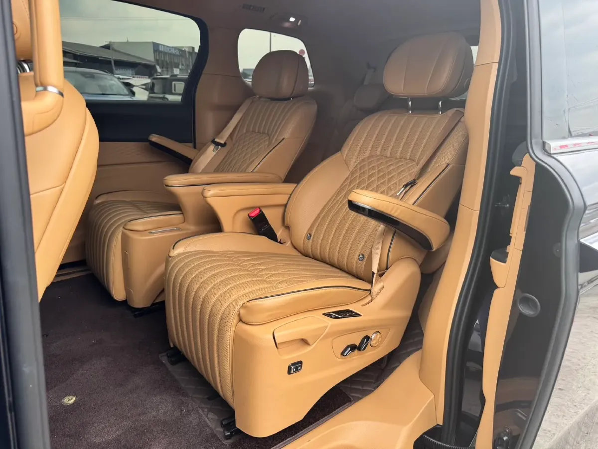 2022 Voyah Dream 1.5T 136HP L4 PHEV 25.57KWH,autocango,china used car exporter,china ev exporter,chinese used car exporter,chinese used ev exporter