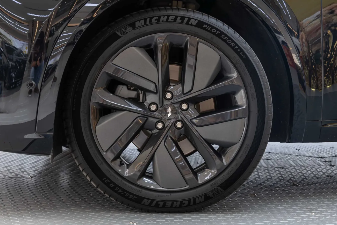 2022 Li L9 Range Extended 154HP REEV 42.6KWH,autocango,china used car exporter,china ev exporter,chinese used car exporter,chinese used ev exporter