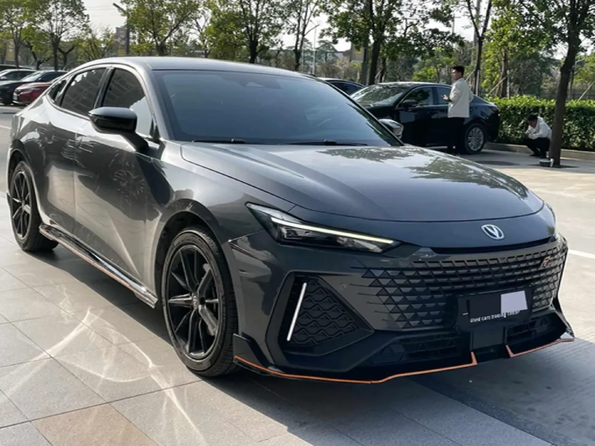 2023 ChangAn UNI-V 2.0T 233HP L4 8AT,autocango,china used car exporter,china ev exporter,chinese used car exporter,chinese used ev exporter