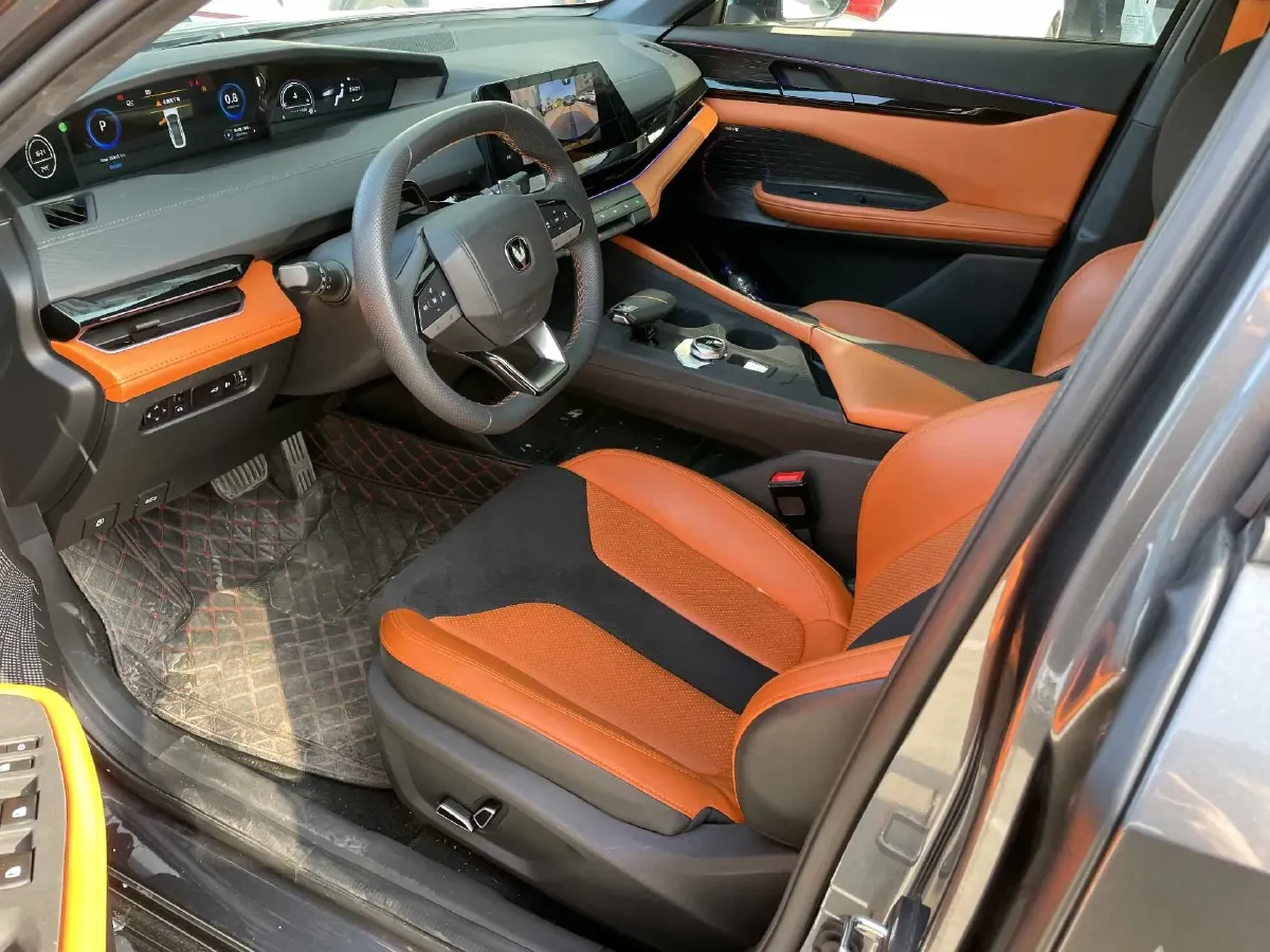 2023 ChangAn UNI-V 2.0T 233HP L4 8AT,autocango,china used car exporter,china ev exporter,chinese used car exporter,chinese used ev exporter