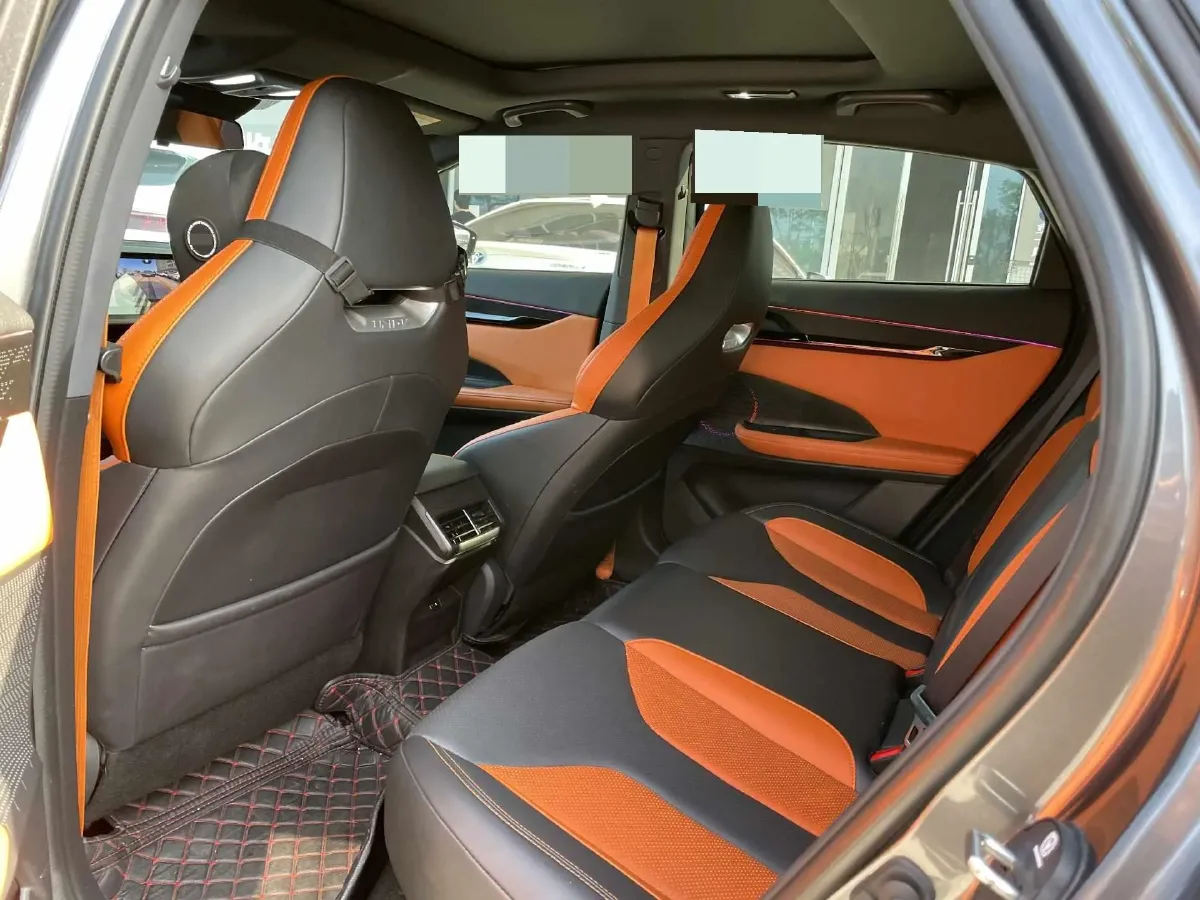 2023 ChangAn UNI-V 2.0T 233HP L4 8AT,autocango,china used car exporter,china ev exporter,chinese used car exporter,chinese used ev exporter