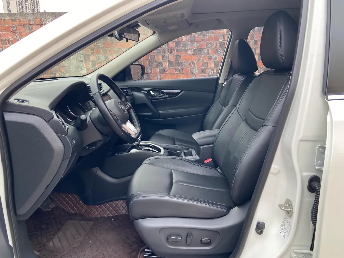 2020 Nissan X-Trail 2.0L 154HP L4 CVT,autocango,china used car exporter,china ev exporter,chinese used car exporter,chinese used ev exporter