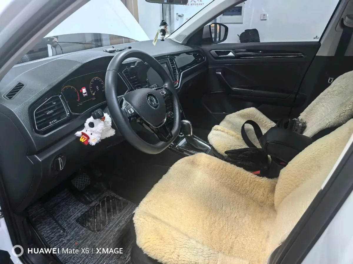 2020 Volkswagen T-Roc 1.4T 150HP L4 7DCT,autocango,china used car exporter,china ev exporter,chinese used car exporter,chinese used ev exporter