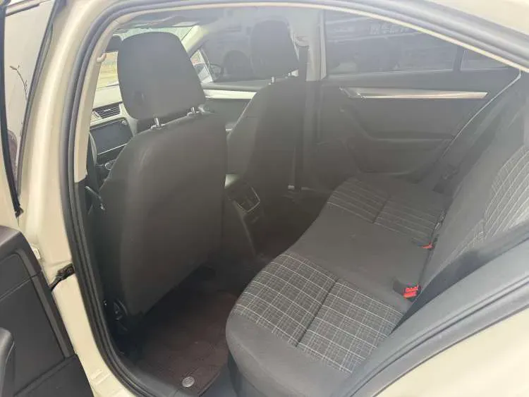 2018 Skoda Octavia 1.2T 116HP L4 7DCT,autocango,china used car exporter,china ev exporter,chinese used car exporter,chinese used ev exporter