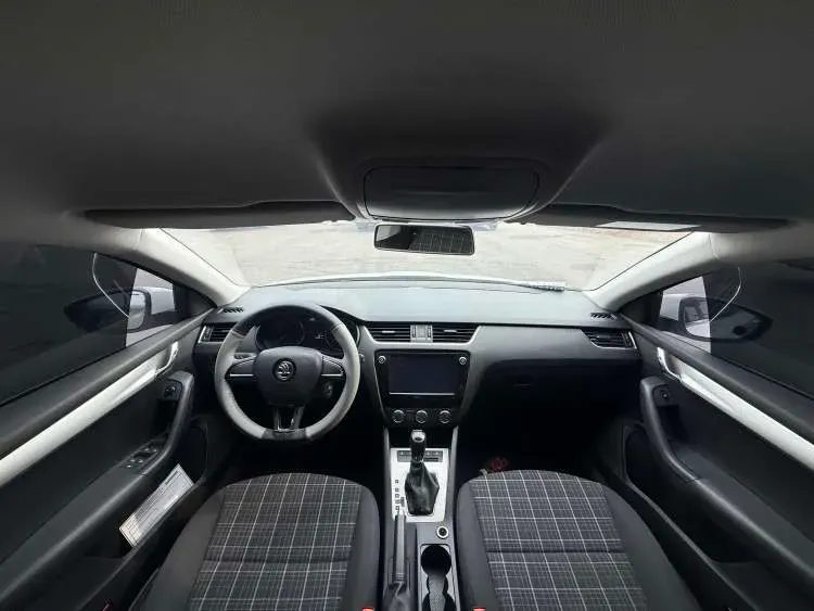 2018 Skoda Octavia 1.2T 116HP L4 7DCT,autocango,china used car exporter,china ev exporter,chinese used car exporter,chinese used ev exporter