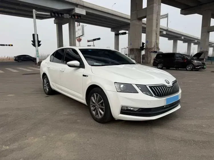 2018 Skoda Octavia 1.2T 116HP L4 7DCT,autocango,china used car exporter,china ev exporter,chinese used car exporter,chinese used ev exporter