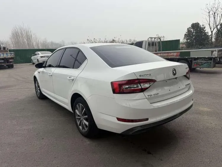 2018 Skoda Octavia 1.2T 116HP L4 7DCT,autocango,china used car exporter,china ev exporter,chinese used car exporter,chinese used ev exporter
