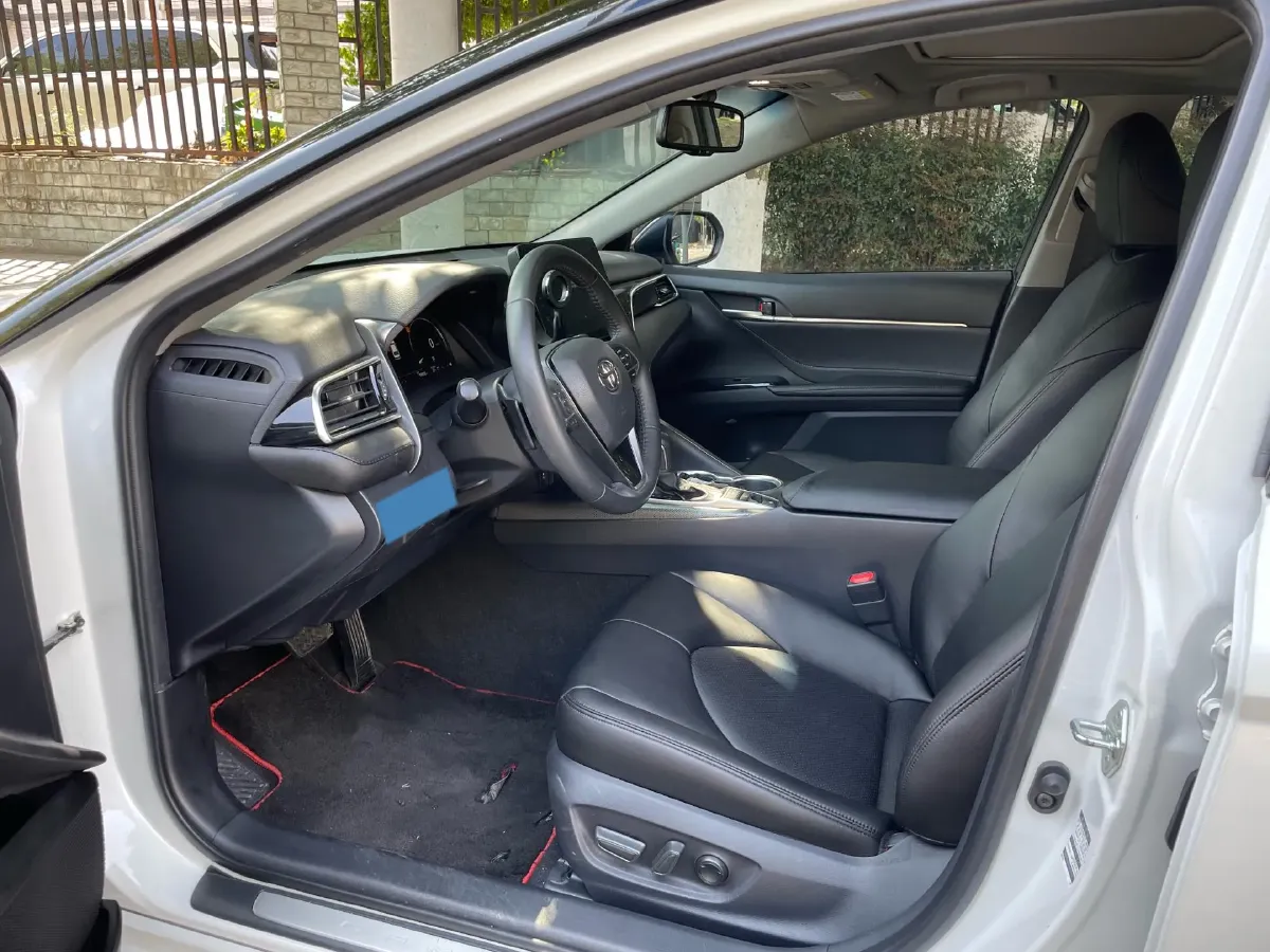 2021 Toyota Camry 2.5L 209HP L4 8AT,autocango,china used car exporter,china ev exporter,chinese used car exporter,chinese used ev exporter