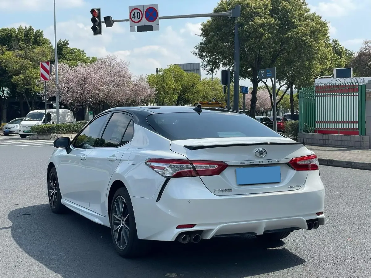 2021 Toyota Camry 2.5L 209HP L4 8AT,autocango,china used car exporter,china ev exporter,chinese used car exporter,chinese used ev exporter