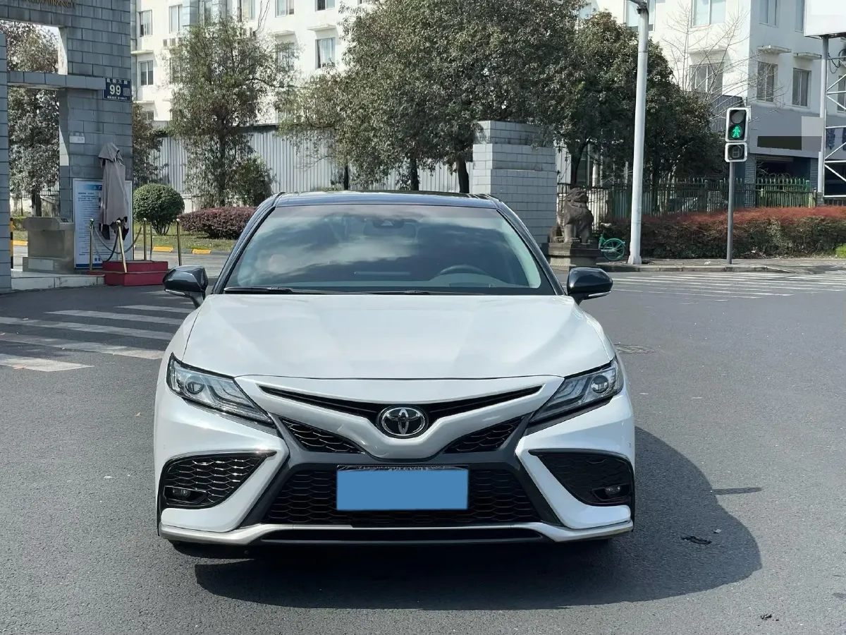2021 Toyota Camry 2.5L 209HP L4 8AT,autocango,china used car exporter,china ev exporter,chinese used car exporter,chinese used ev exporter