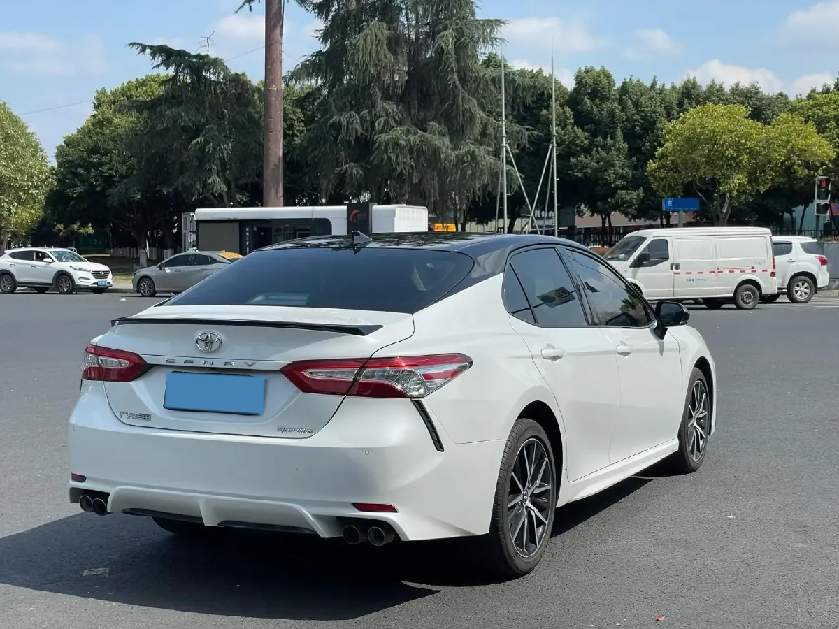 2021 Toyota Camry 2.5L 209HP L4 8AT,autocango,china used car exporter,china ev exporter,chinese used car exporter,chinese used ev exporter