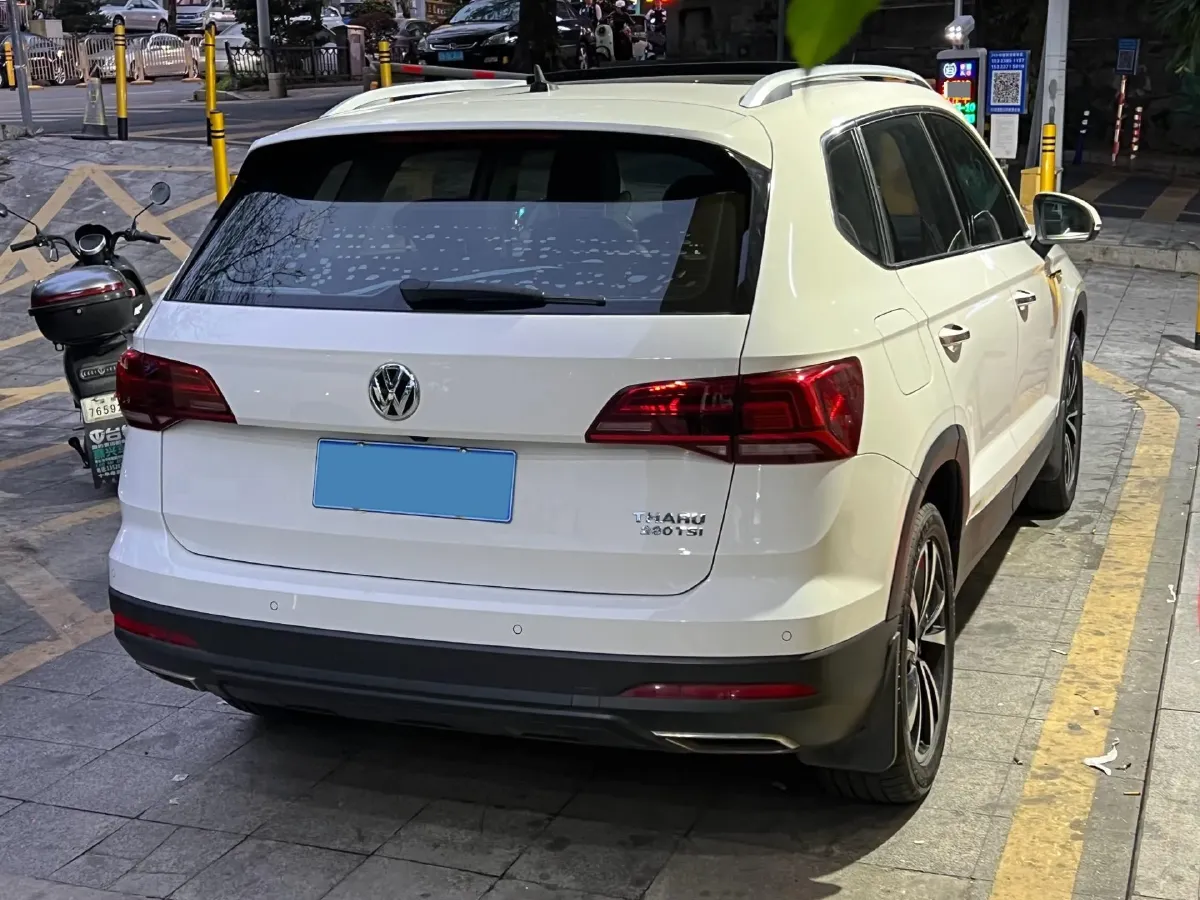 2019 MINI MINI 1.5T 102HP L3 7DCT,autocango,china used car exporter,china ev exporter,chinese used car exporter,chinese used ev exporter