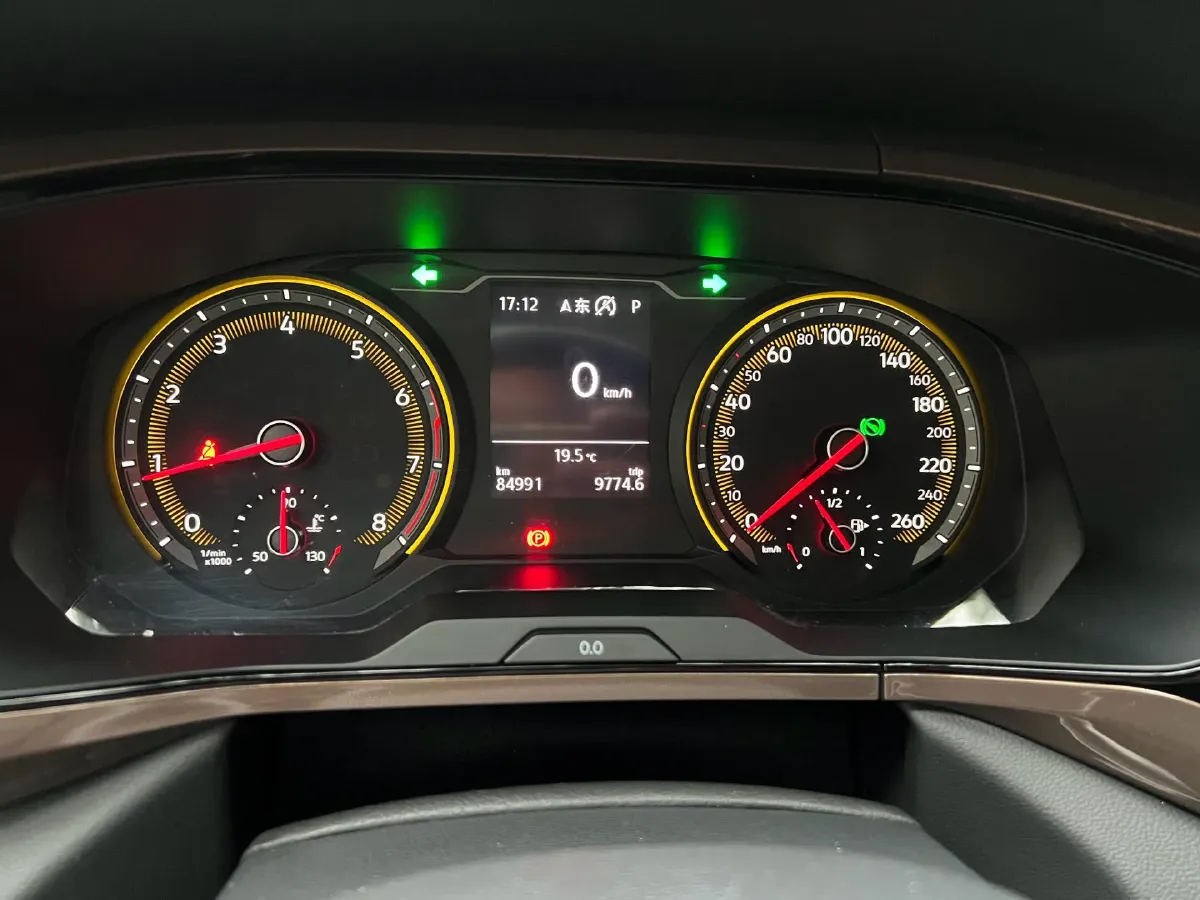 2019 MINI MINI 1.5T 102HP L3 7DCT,autocango,china used car exporter,china ev exporter,chinese used car exporter,chinese used ev exporter