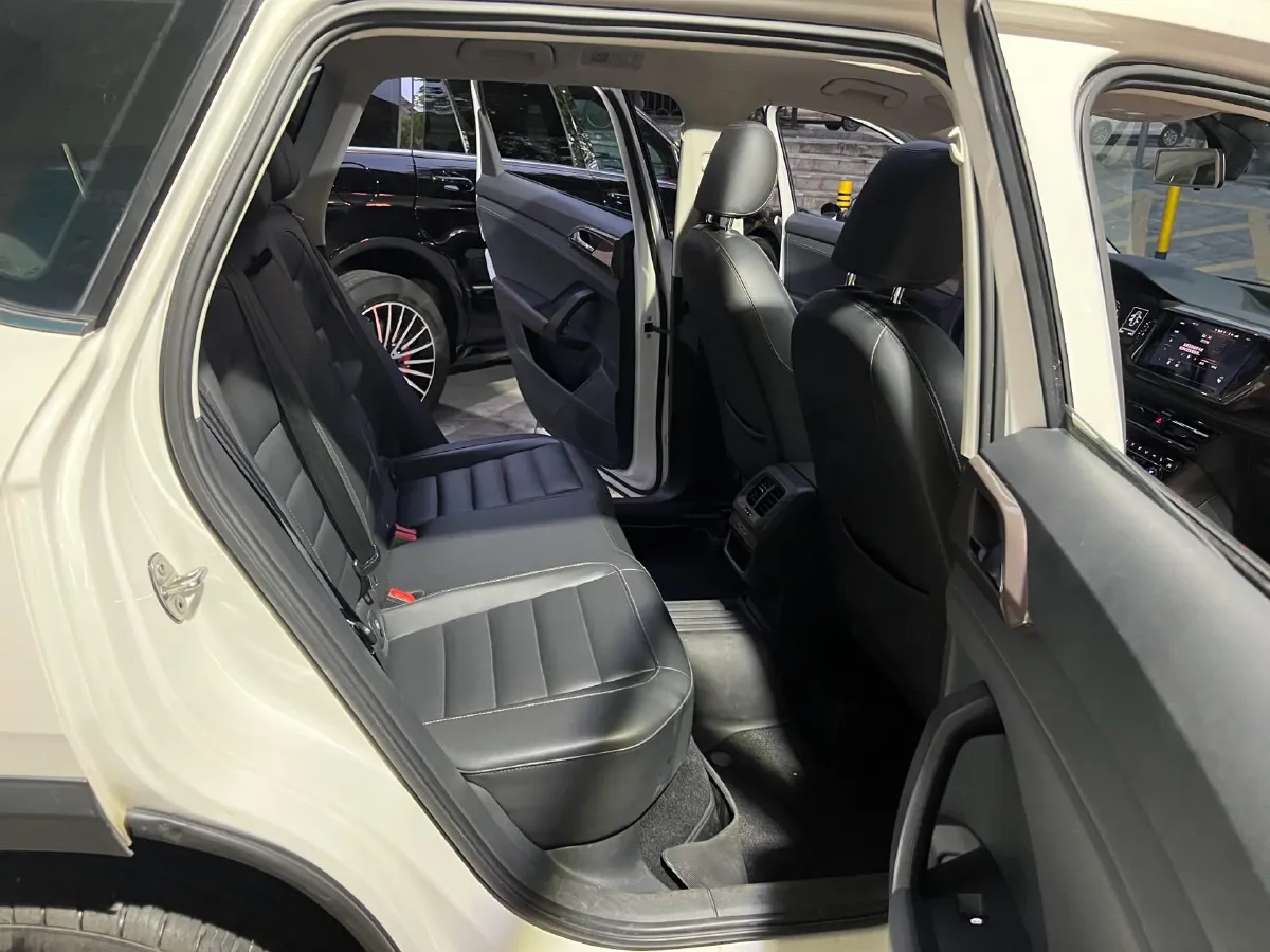 2019 MINI MINI 1.5T 102HP L3 7DCT,autocango,china used car exporter,china ev exporter,chinese used car exporter,chinese used ev exporter