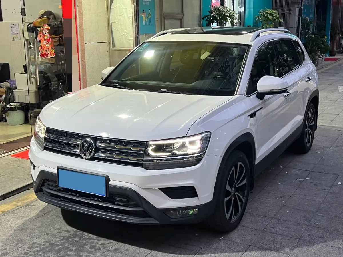 2019 MINI MINI 1.5T 102HP L3 7DCT,autocango,china used car exporter,china ev exporter,chinese used car exporter,chinese used ev exporter