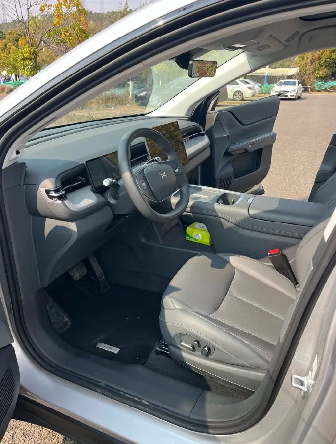 2025 Xpeng G6 BEV 68.5KWH,autocango,china used car exporter,china ev exporter,chinese used car exporter,chinese used ev exporter