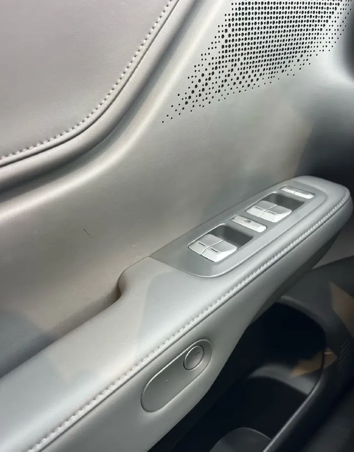 2025 Xpeng G6 BEV 68.5KWH,autocango,china used car exporter,china ev exporter,chinese used car exporter,chinese used ev exporter