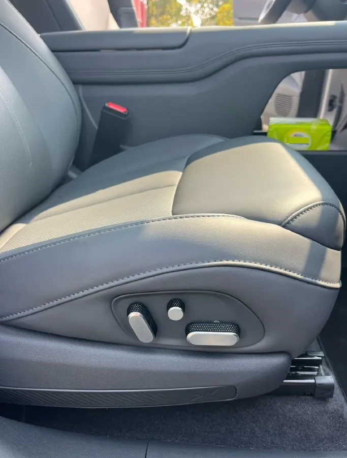 2025 Xpeng G6 BEV 68.5KWH,autocango,china used car exporter,china ev exporter,chinese used car exporter,chinese used ev exporter