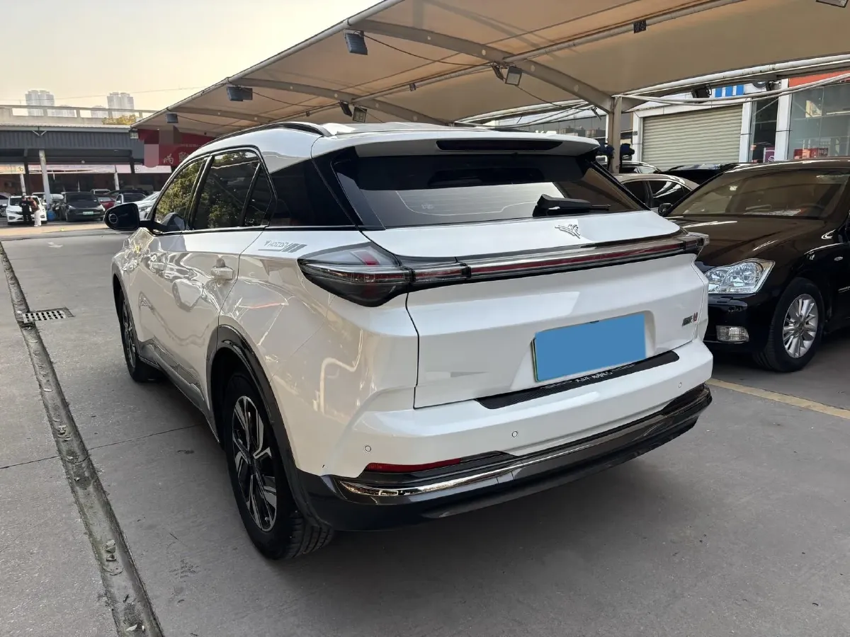 2022 Venucia Grand V 1.5T 190HP L4 7DCT,autocango,china used car exporter,china ev exporter,chinese used car exporter,chinese used ev exporter