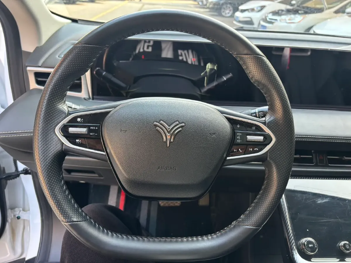 2022 Venucia Grand V 1.5T 190HP L4 7DCT,autocango,china used car exporter,china ev exporter,chinese used car exporter,chinese used ev exporter