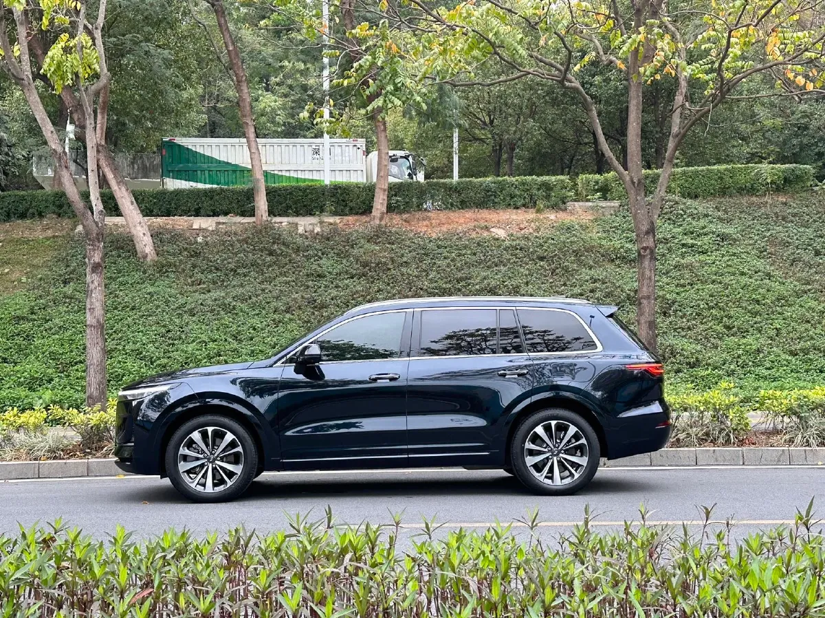 2021 Li ONE Range Extended 131HP REEV 40.5KWH,autocango,china used car exporter,china ev exporter,chinese used car exporter,chinese used ev exporter