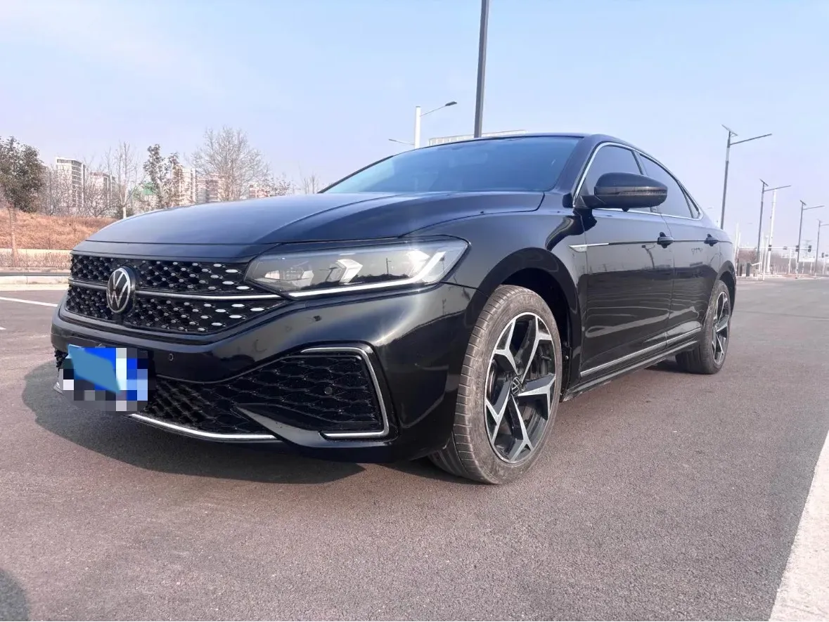 2024 Volkswagen Passat 2.0T 220HP L4 7DCT,autocango,china used car exporter,china ev exporter,chinese used car exporter,chinese used ev exporter