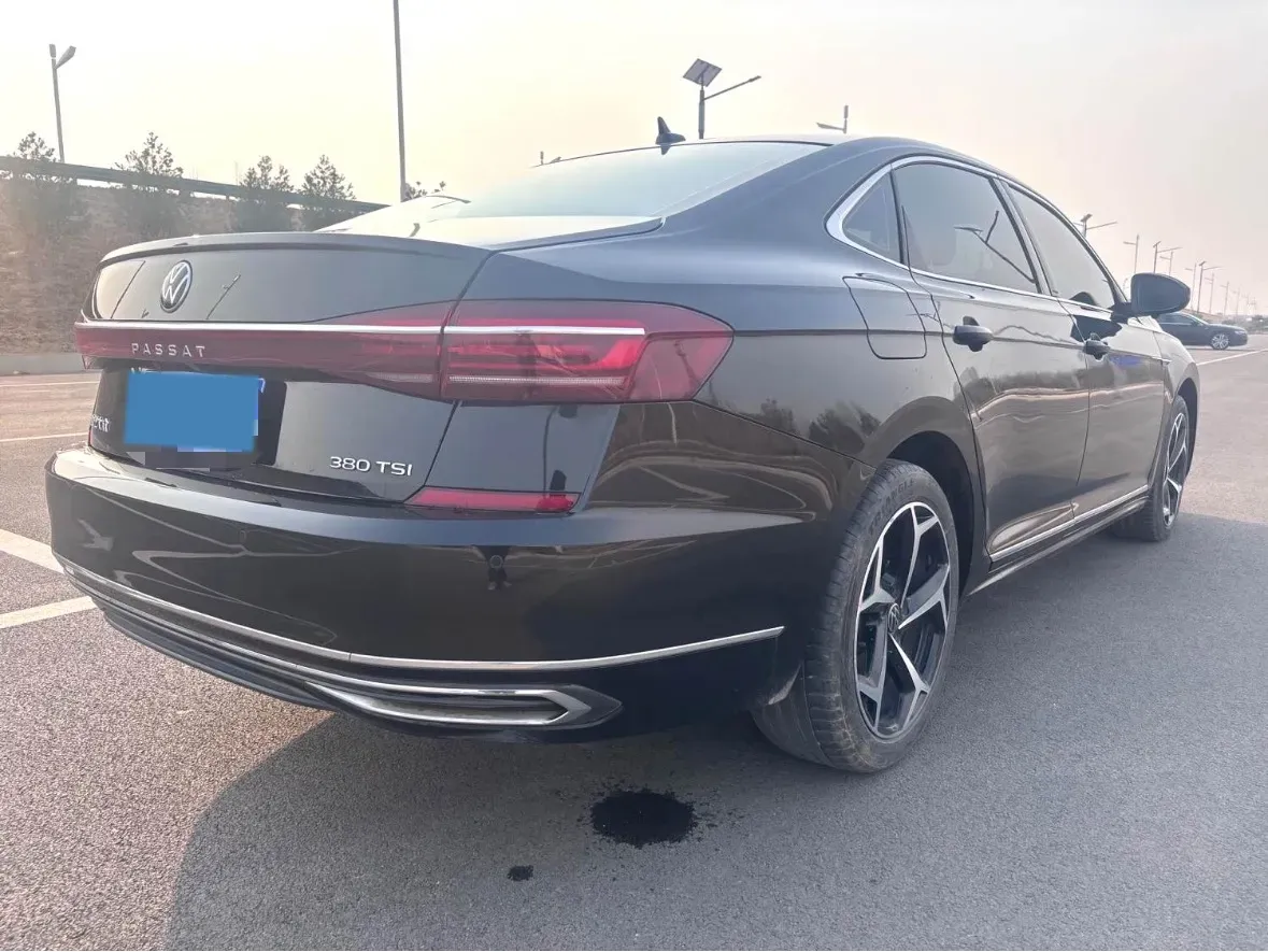 2024 Volkswagen Passat 2.0T 220HP L4 7DCT,autocango,china used car exporter,china ev exporter,chinese used car exporter,chinese used ev exporter