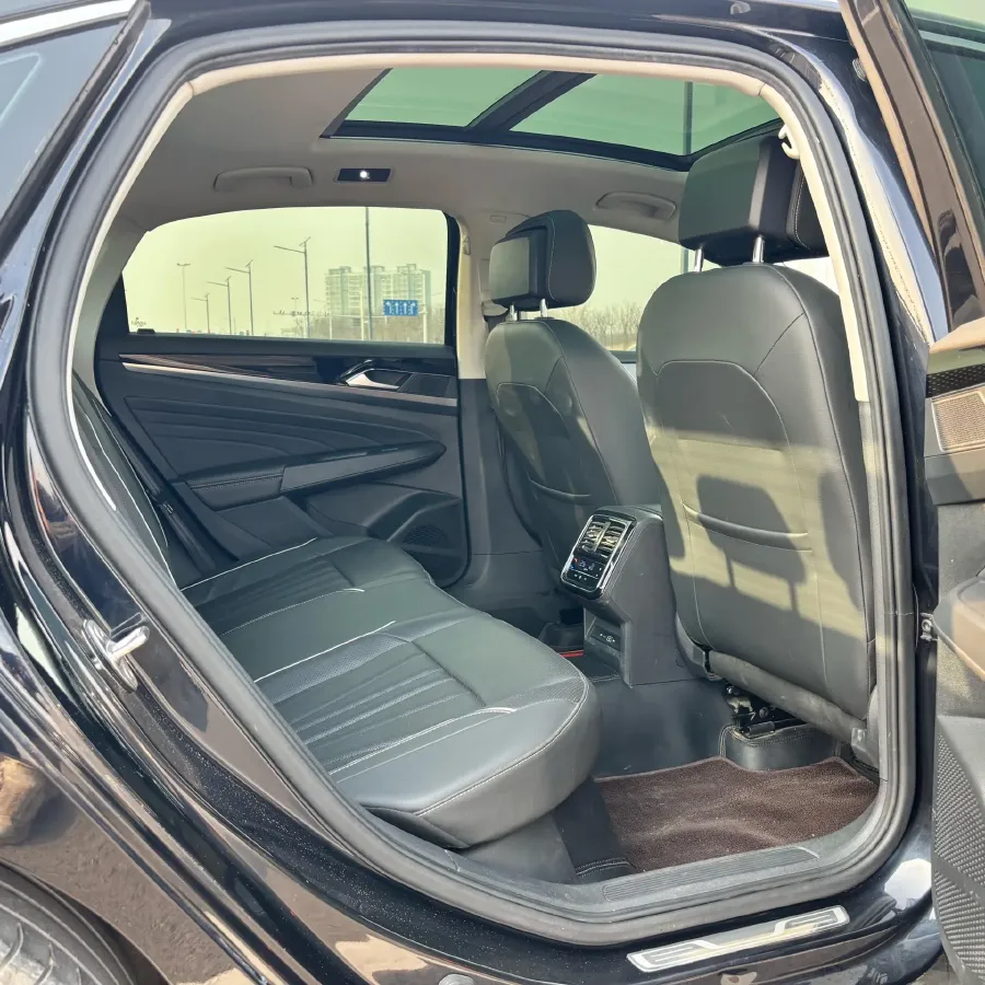 2024 Volkswagen Passat 2.0T 220HP L4 7DCT,autocango,china used car exporter,china ev exporter,chinese used car exporter,chinese used ev exporter