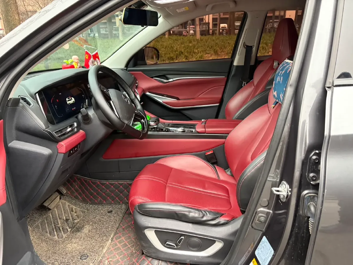 2021 ChangAn CS75 Plus 2.0T 233HP L4 8AT,autocango,china used car exporter,china ev exporter,chinese used car exporter,chinese used ev exporter