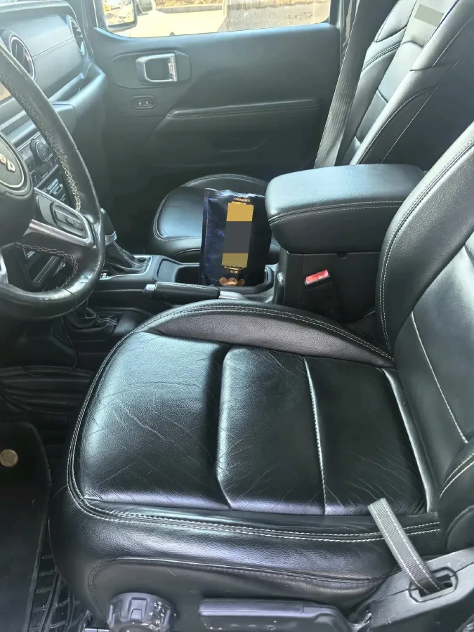 2019 Jeep Wrangler 2.0T 266HP L4 8AT,autocango,china used car exporter,china ev exporter,chinese used car exporter,chinese used ev exporter