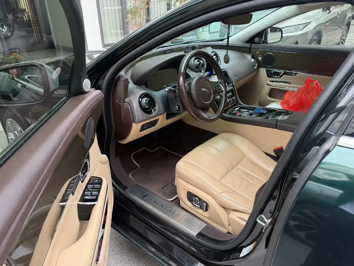 2018 Jaguar XJ 3.0T 340HP V6 8AT,autocango,china used car exporter,china ev exporter,chinese used car exporter,chinese used ev exporter
