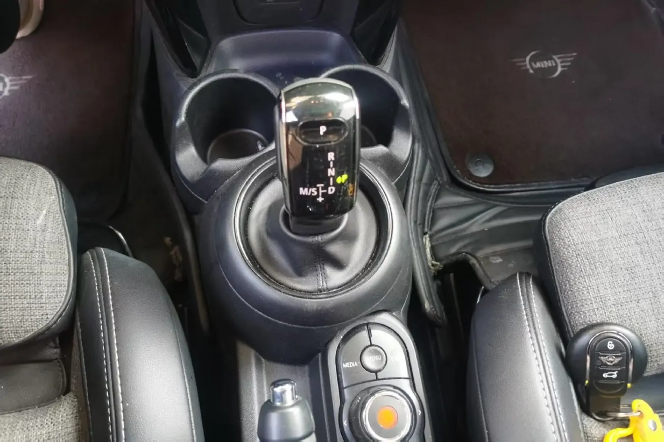 2019 MINI MINI 1.5T 136HP L3 7DCT,autocango,china used car exporter,china ev exporter,chinese used car exporter,chinese used ev exporter