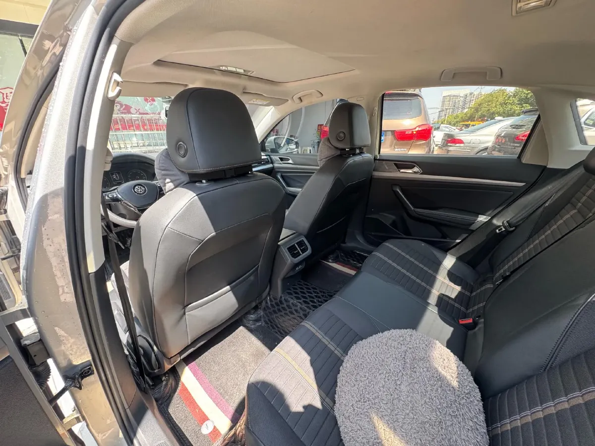 2018 Skoda Karoq 1.4T 150HP L4 7DCT,autocango,china used car exporter,china ev exporter,chinese used car exporter,chinese used ev exporter