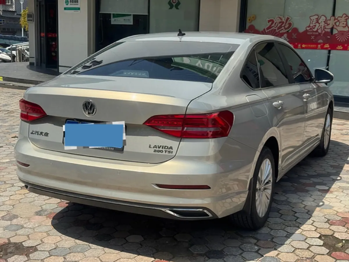 2018 Skoda Karoq 1.4T 150HP L4 7DCT,autocango,china used car exporter,china ev exporter,chinese used car exporter,chinese used ev exporter