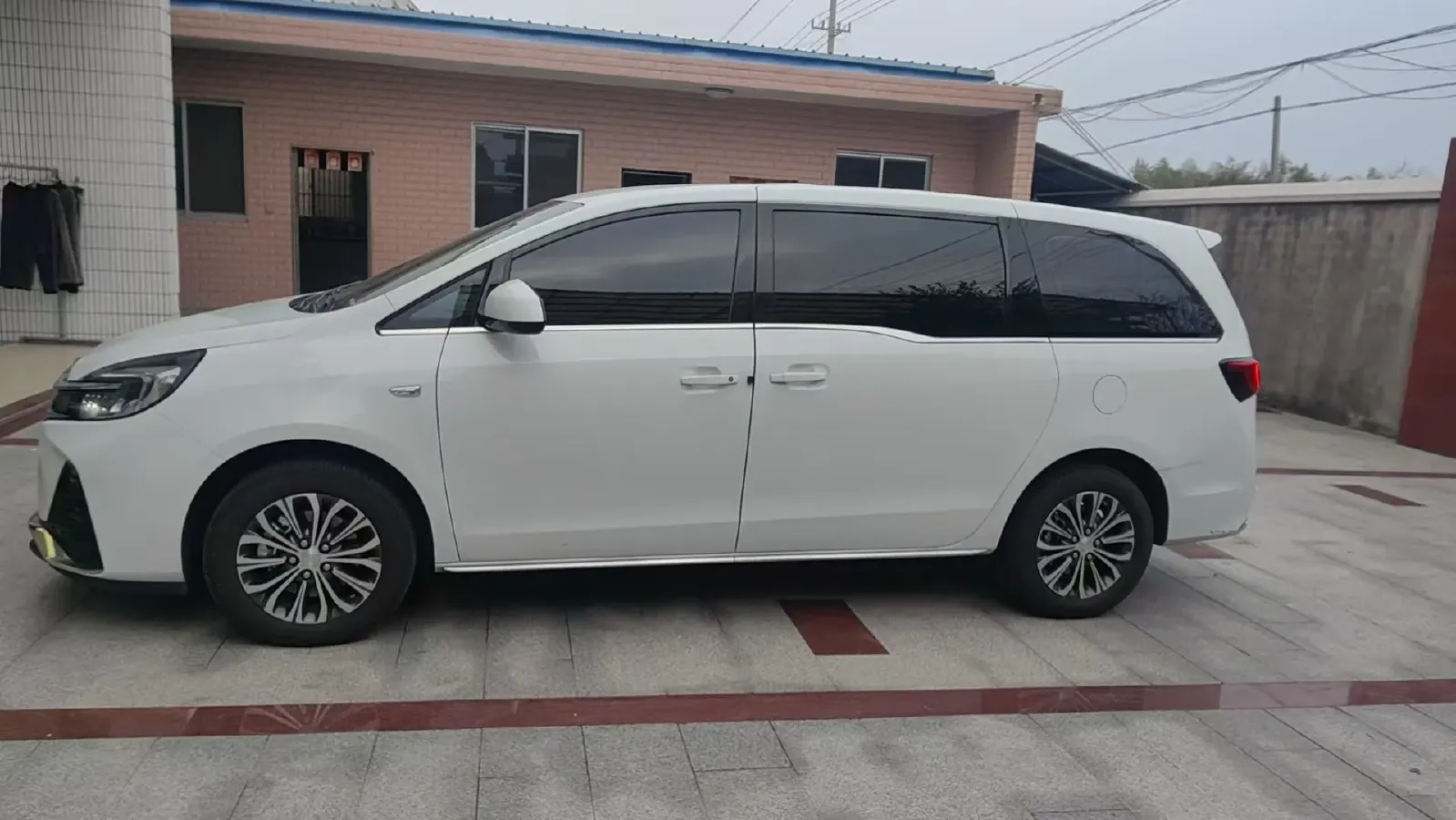 2023 Buick GL8 2.0T 237HP L4 9AT,autocango,china used car exporter,china ev exporter,chinese used car exporter,chinese used ev exporter