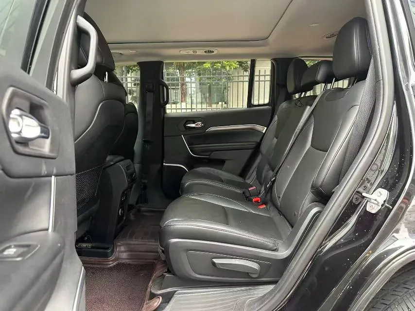 2018 Jeep Grand Commander 2.0T 265HP L4 9AT,autocango,china used car exporter,china ev exporter,chinese used car exporter,chinese used ev exporter